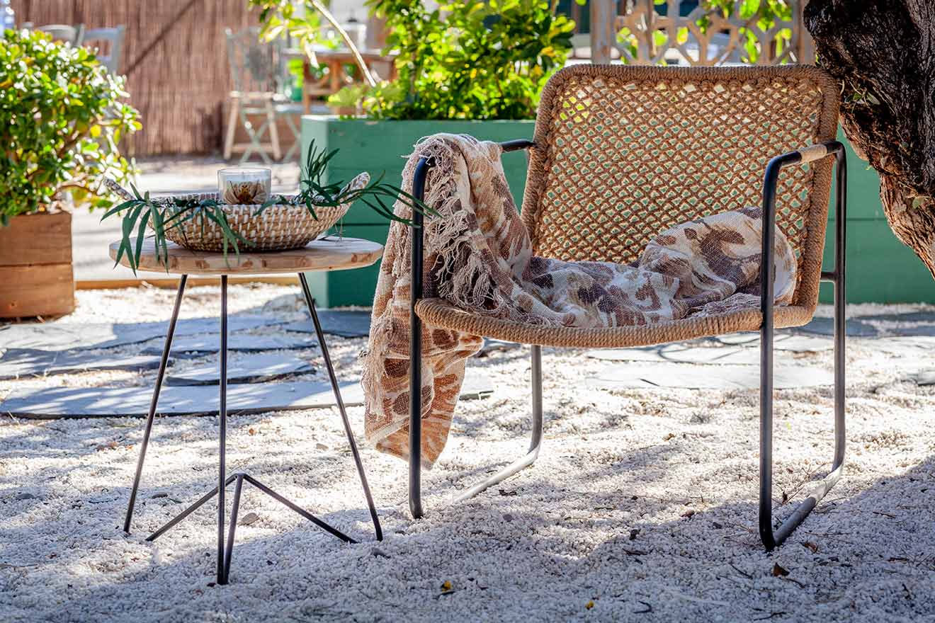 Muebles bonitos de OFELIA Home & Decor para crear tu rincón favorito.